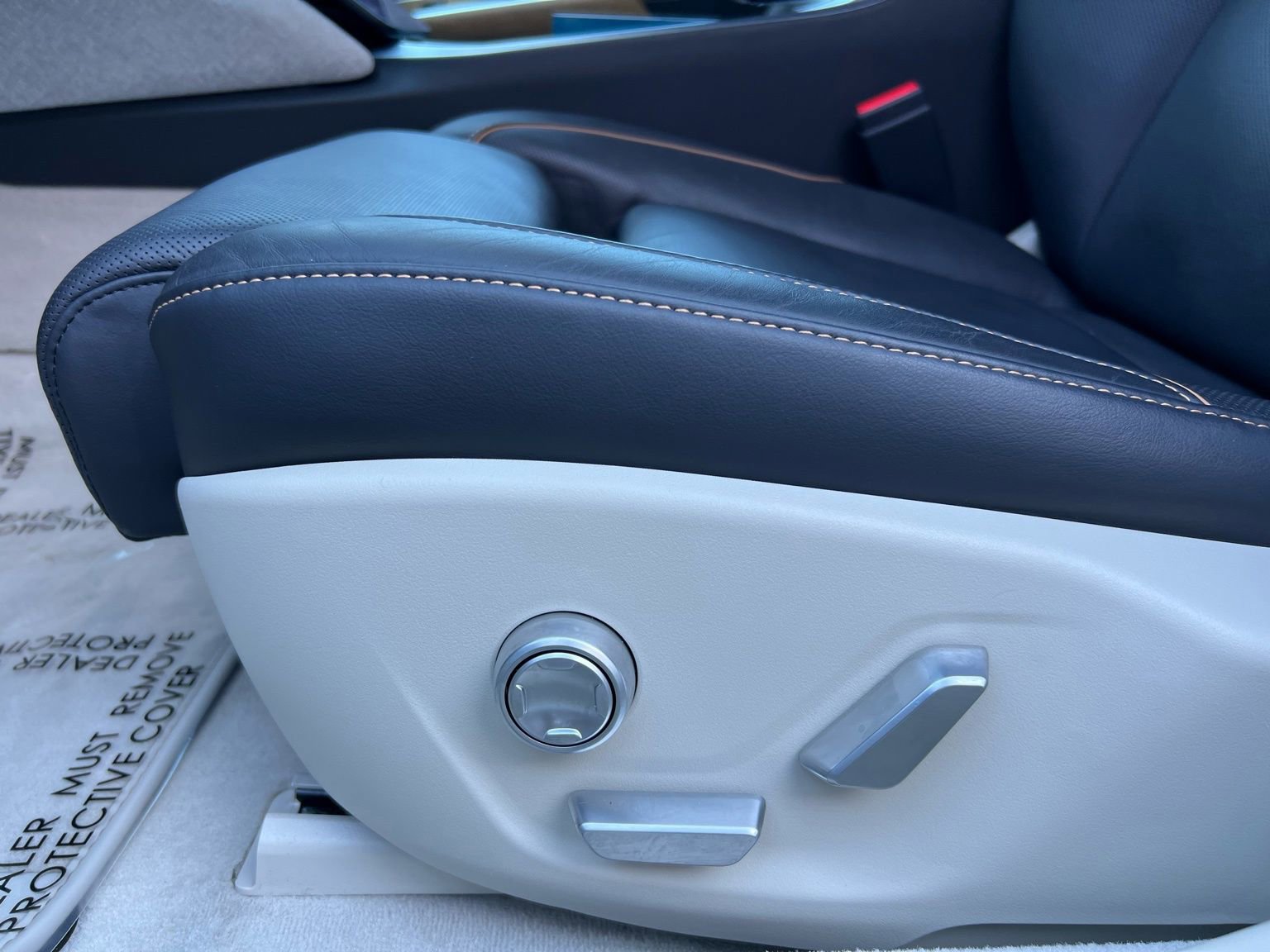 Used 2024 Lucid Air Touring image 27