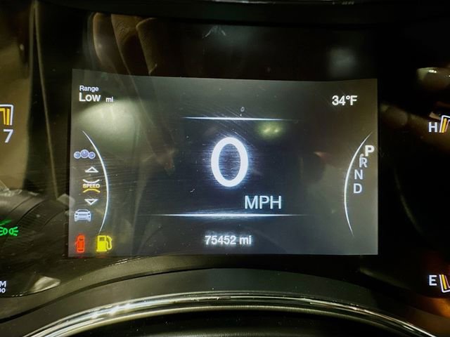 Used 2019 Jeep Grand Cherokee Altitude image 11