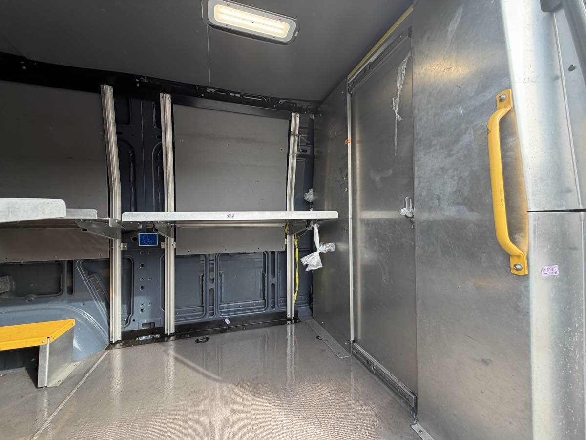 Used 2019 Mercedes-Benz Sprinter 144 image 20