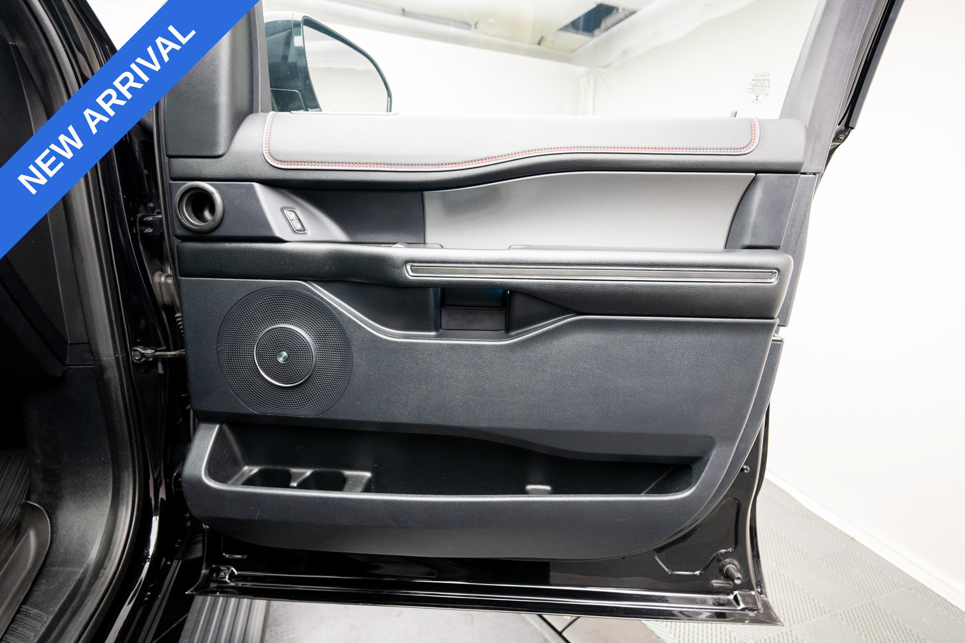 Used 2021 Ford Expedition Limited AWD/4WD image 31