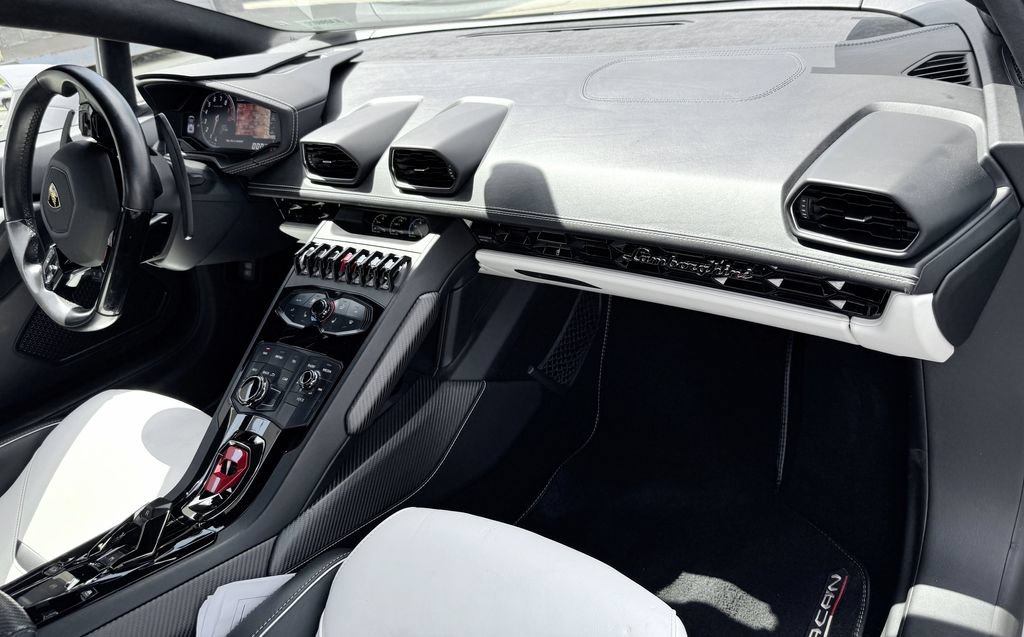 Used 2018 Lamborghini Huracan LP 580-2 RWD image 26