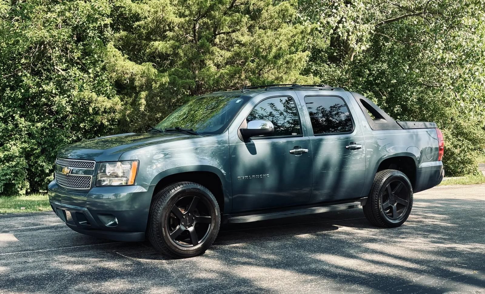 Used 2012 Chevrolet Avalanche LT w/ All-Star Edition AWD/4WD image 10