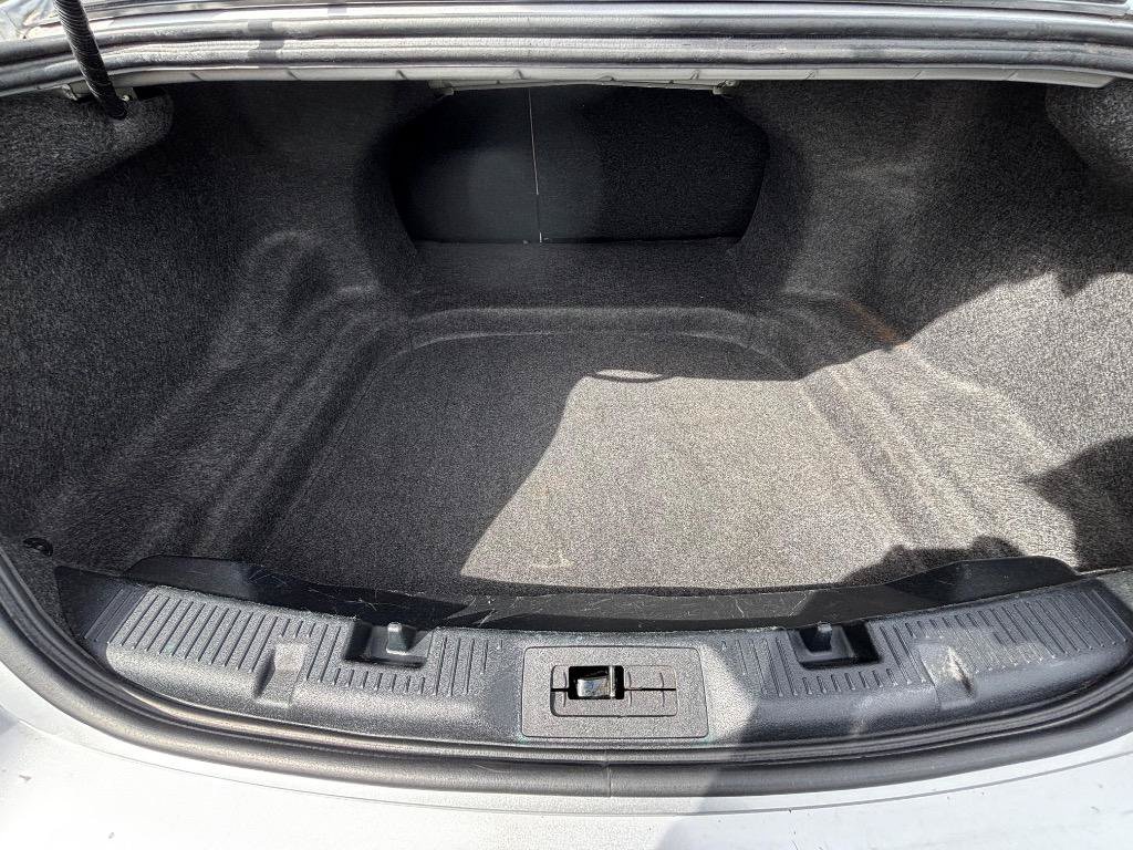Used 2018 Ford Taurus SE FWD image 21