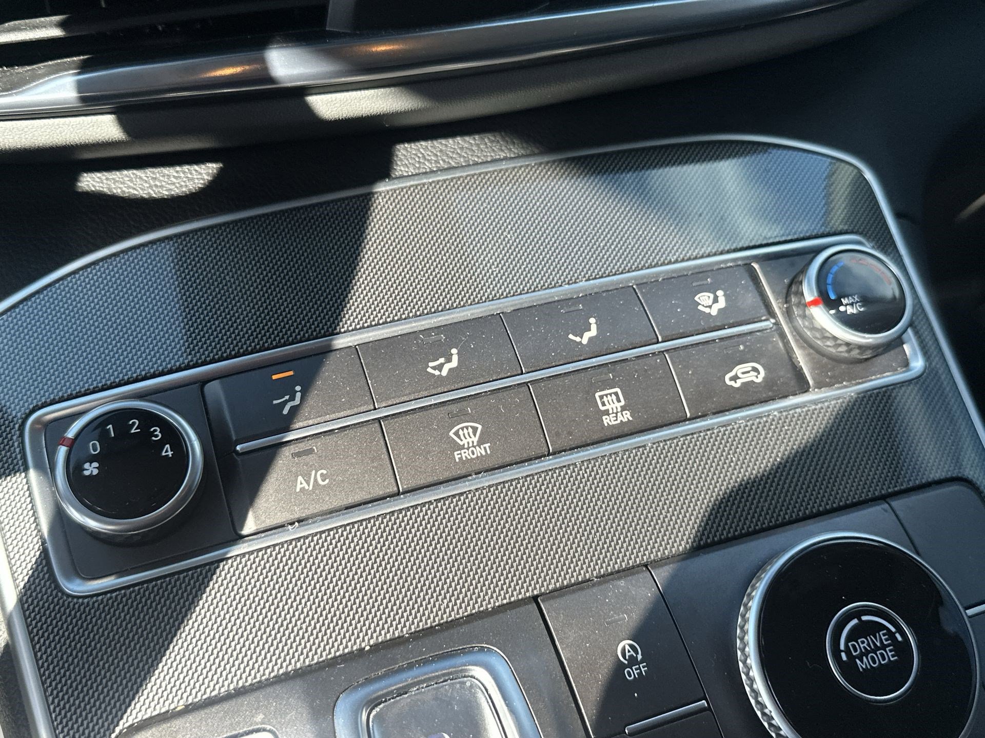 Used 2023 Hyundai Santa Fe SE image 17