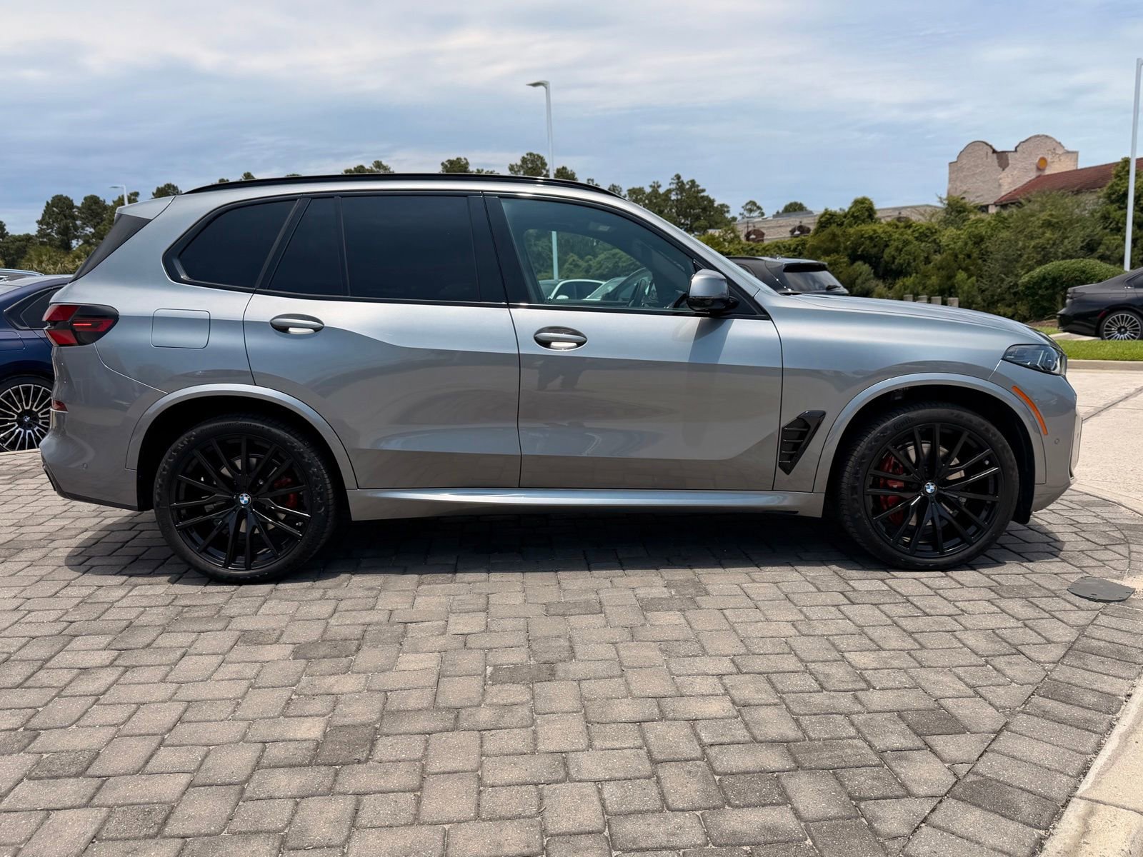 Certified 2025 BMW X5 sDrive40i w/ M Sport Package RWD image 8
