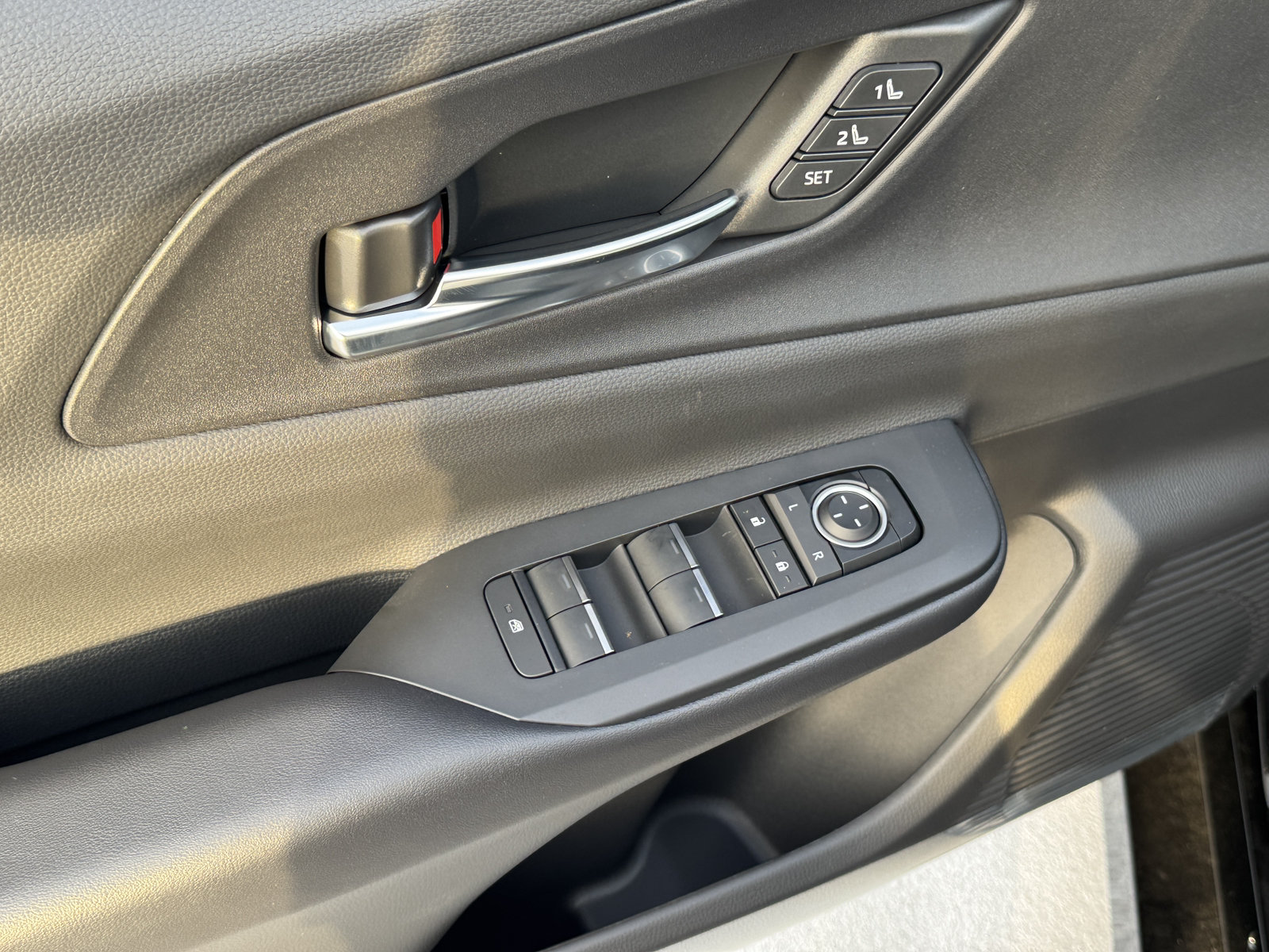 New 2026 Toyota Prius Plug-In Hybrid w/ Limited Premium Package FWD image 18