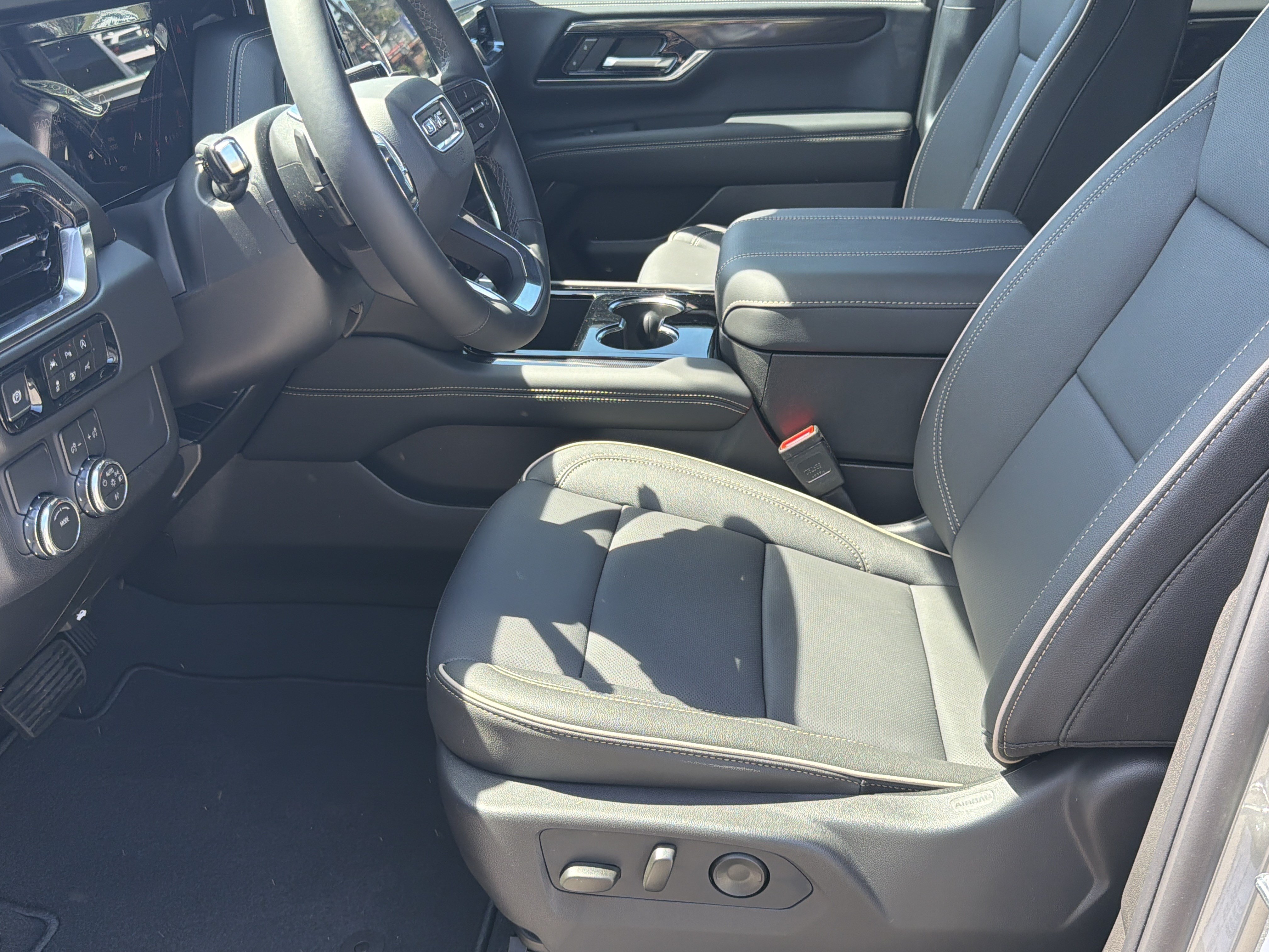 New 2026 GMC Yukon XL Elevation RWD image 10