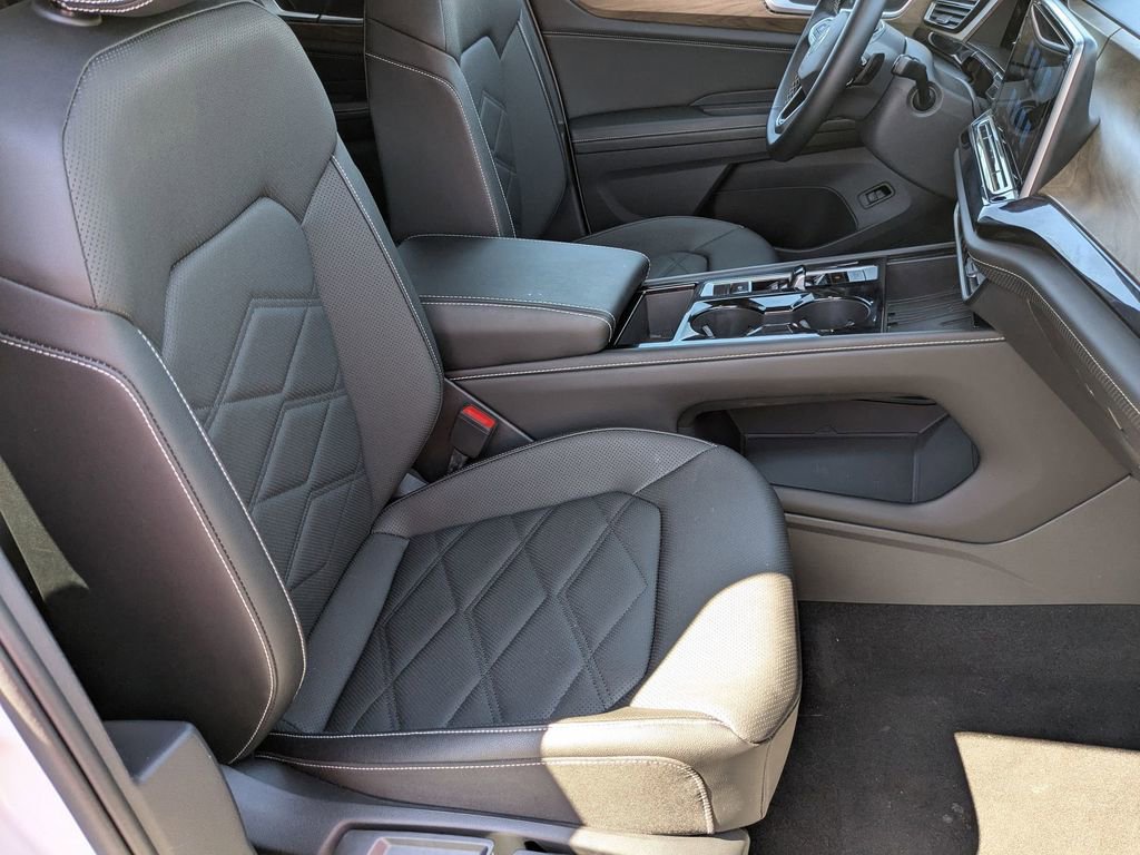 Used 2025 Volkswagen Atlas SE FWD image 35
