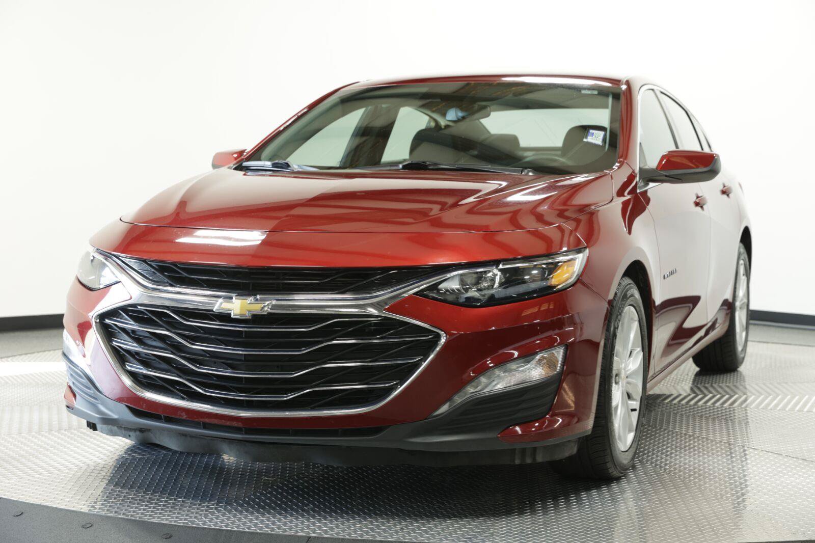 Used 2025 Chevrolet Malibu LT FWD image 4
