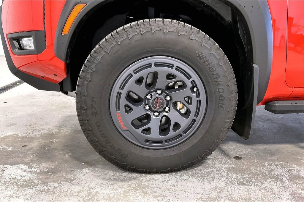 Used 2025 Nissan Frontier PRO-4X image 11