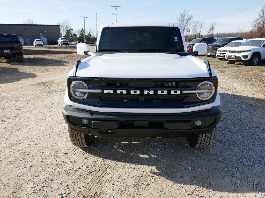New 2025 Ford Bronco Outer Banks image 9