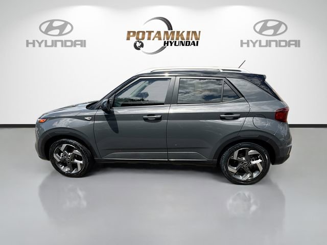 Used 2023 Hyundai Venue Limited w/ Cargo Package FWD image 8