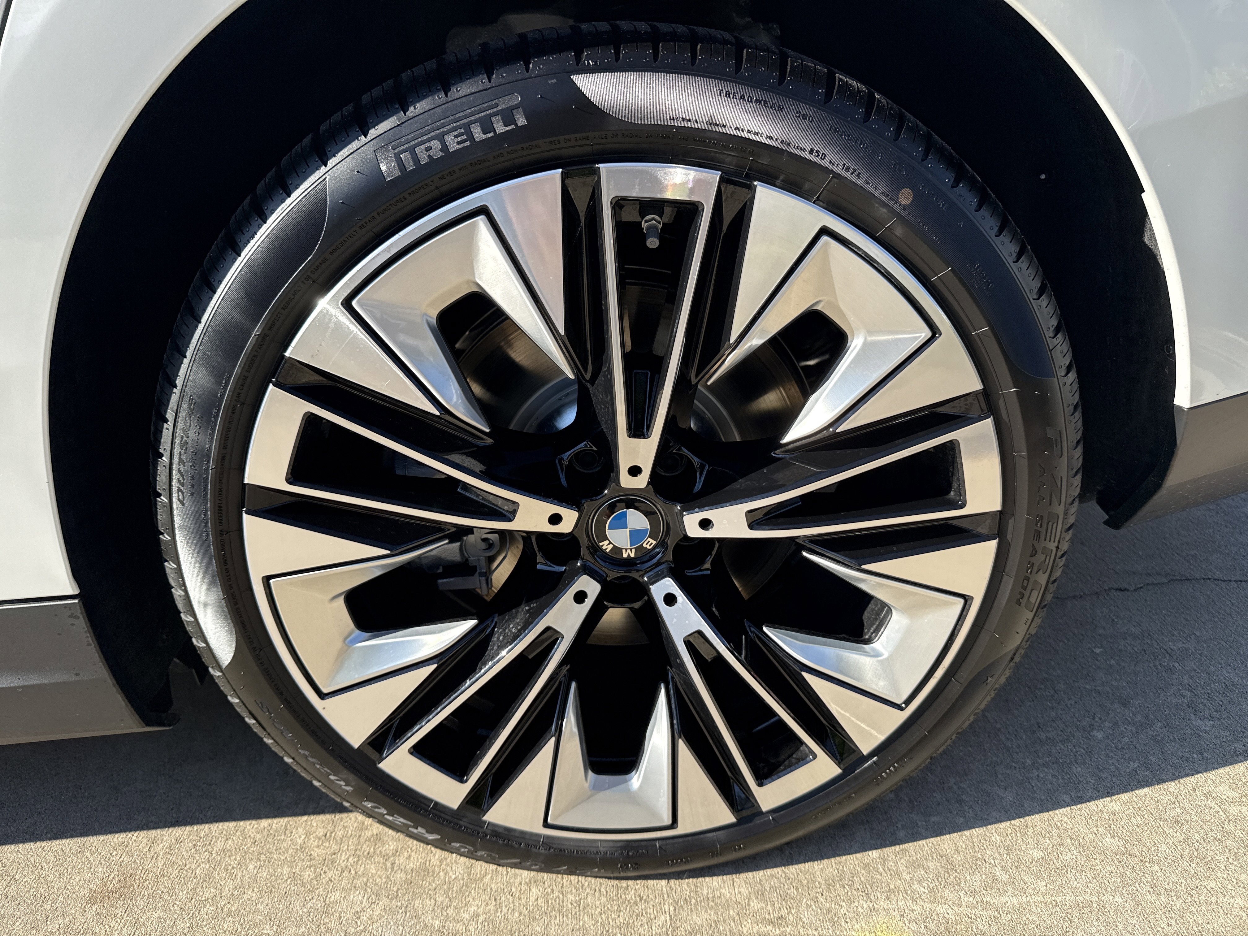 New 2026 BMW i5 eDrive40 image 29