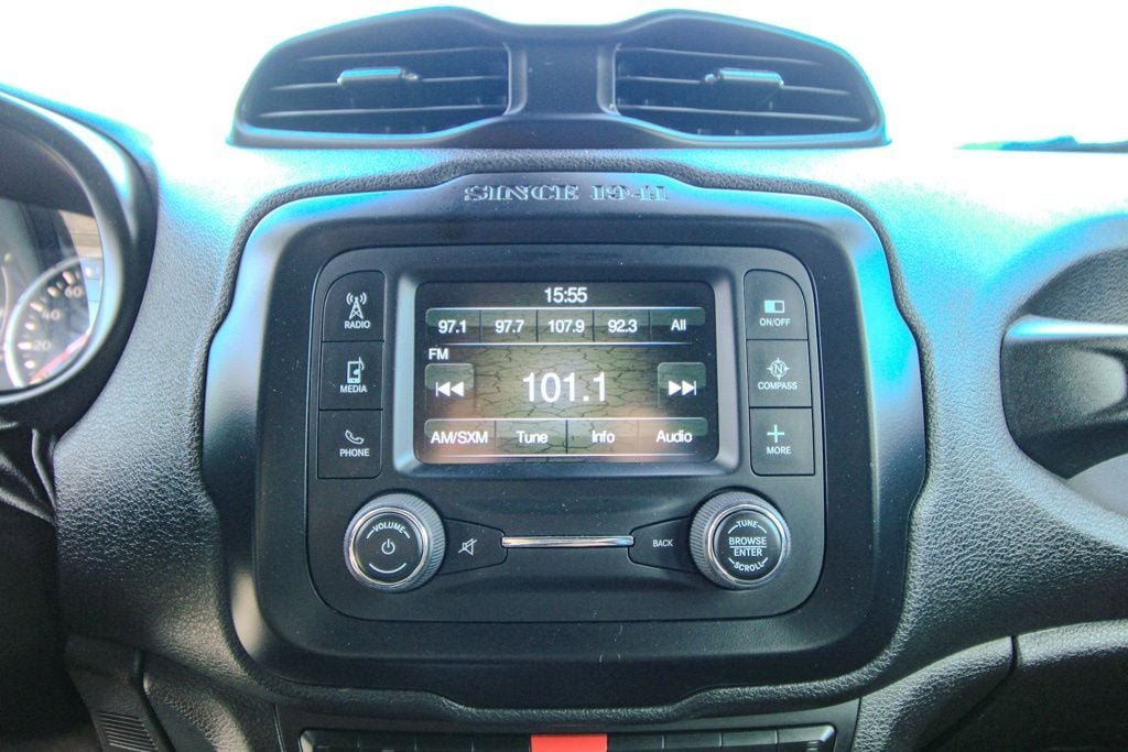 Used 2015 Jeep Renegade Latitude w/ Cold Weather Group II AWD/4WD image 25