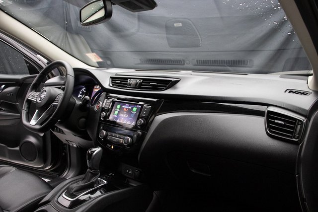 Used 2022 Nissan Rogue Sport SL w/ Premium Package image 15