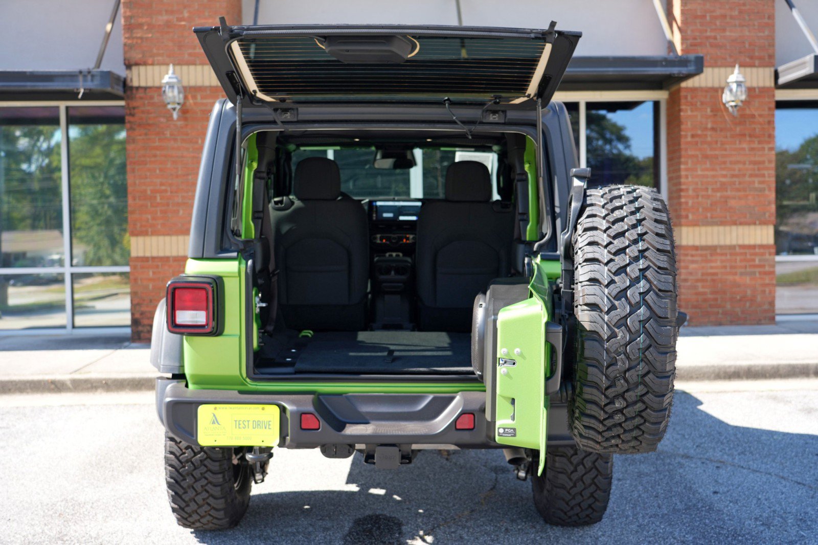 Used 2025 Jeep Wrangler Sport AWD/4WD image 10