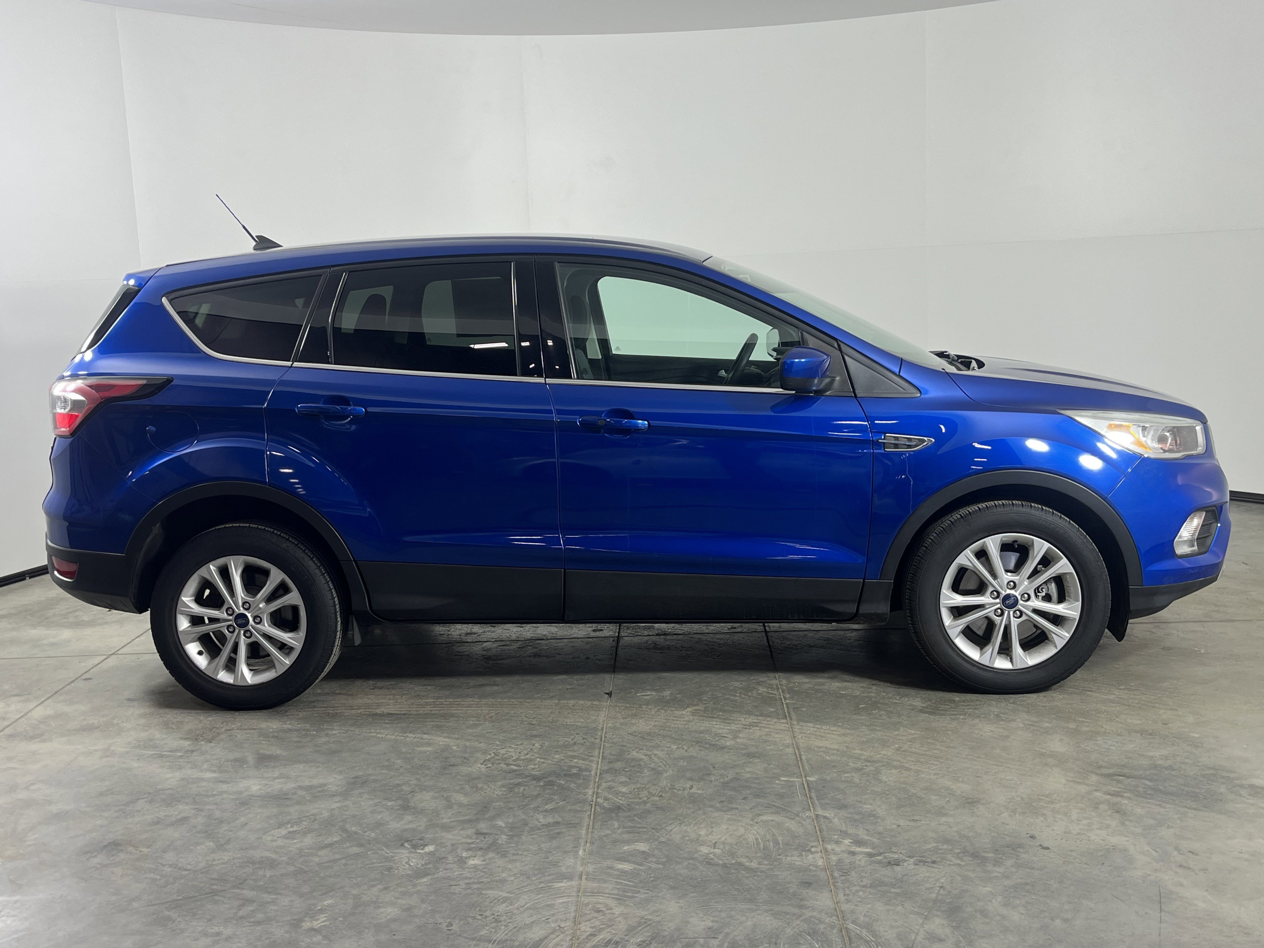 Used 2019 Ford Escape SE image 8
