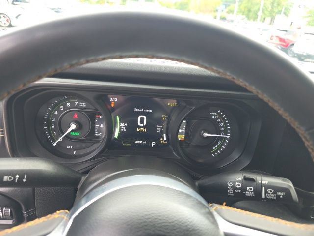 Used 2024 Jeep Wrangler Unlimited Sahara w/ Technology Group AWD/4WD image 20