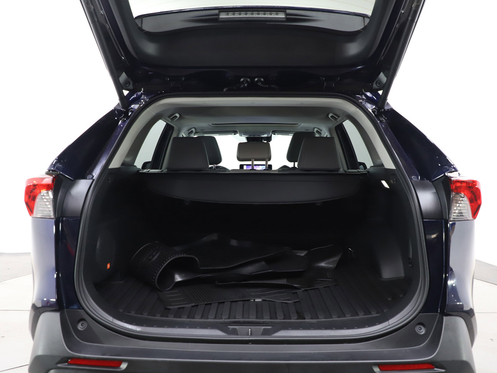 Used 2025 Toyota RAV4 XLE Premium w/ Weather Package image 16