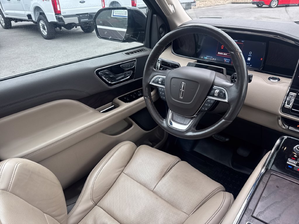 Used 2024 Lincoln Navigator Reserve AWD/4WD image 10