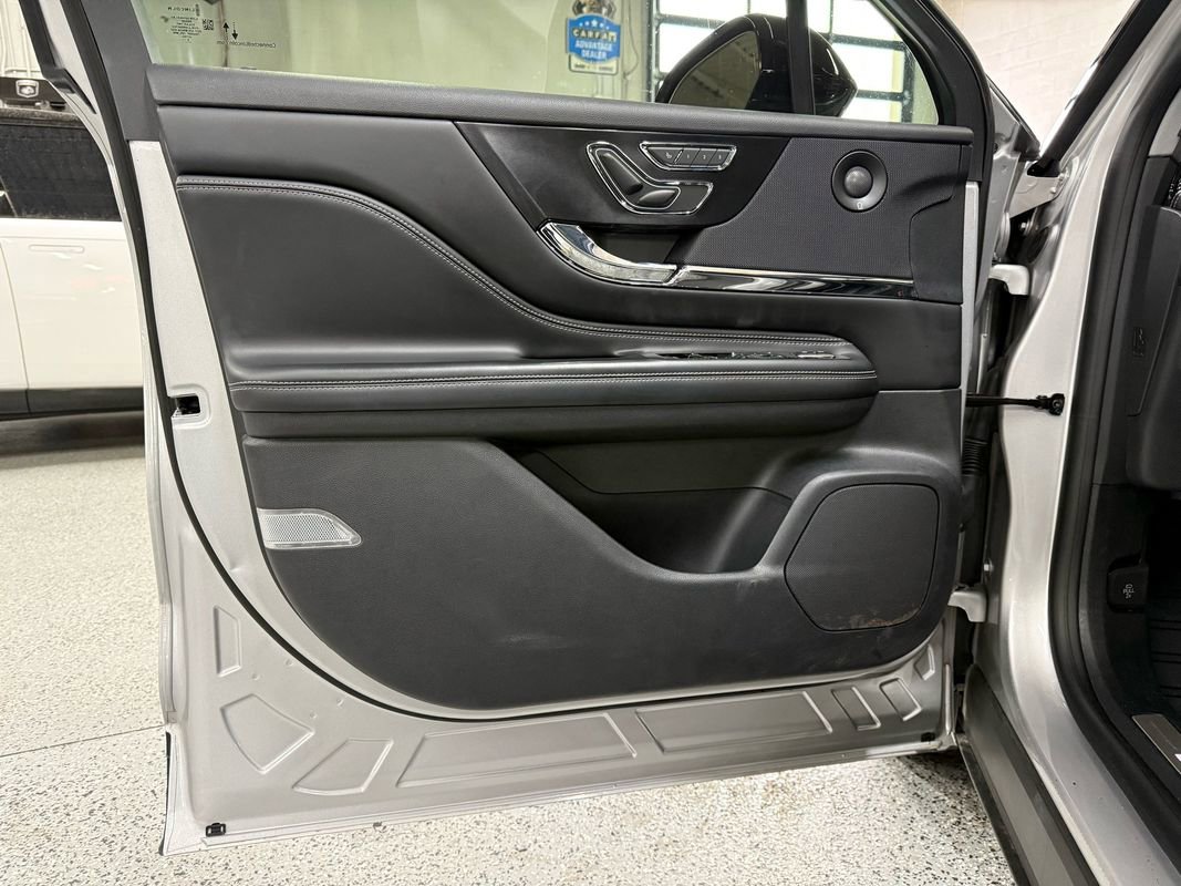 Used 2020 Lincoln Corsair Reserve w/ Equipment Group 201A image 9