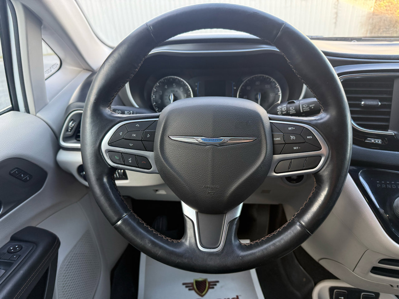 Used 2020 Chrysler Pacifica Touring-L image 14