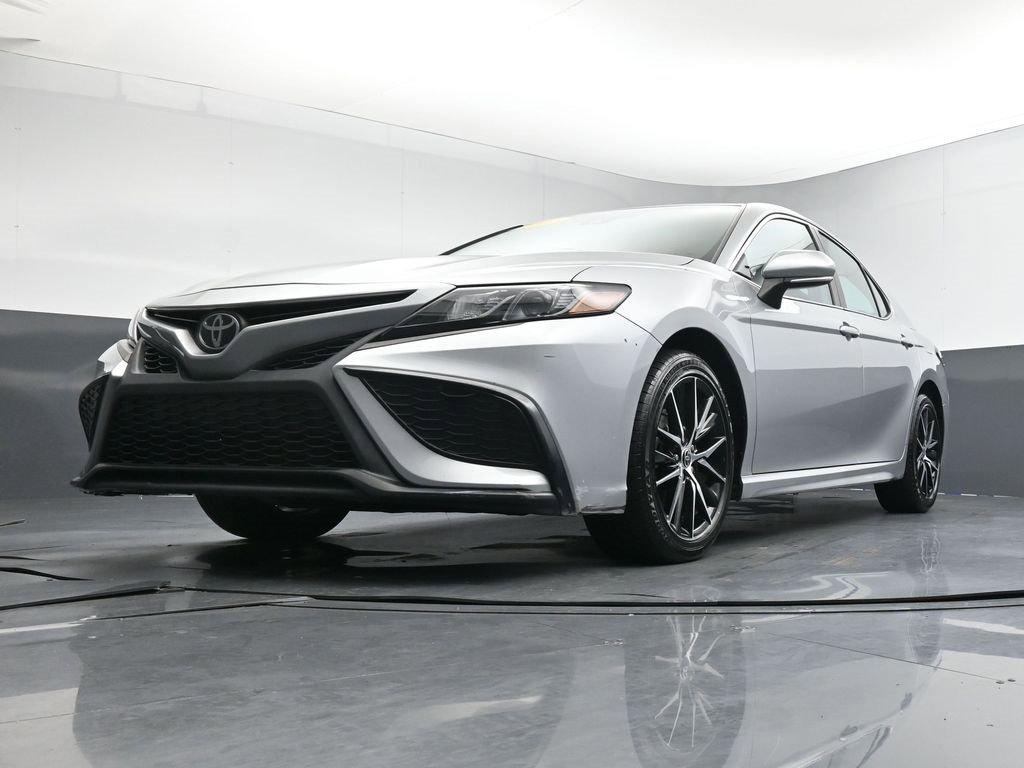 Used 2022 Toyota Camry SE image 38