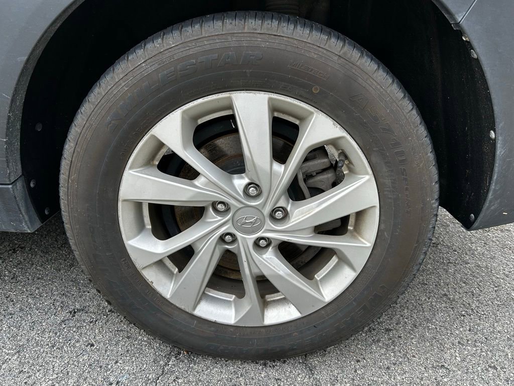 Used 2021 Hyundai Tucson Value w/ Cargo Package image 16