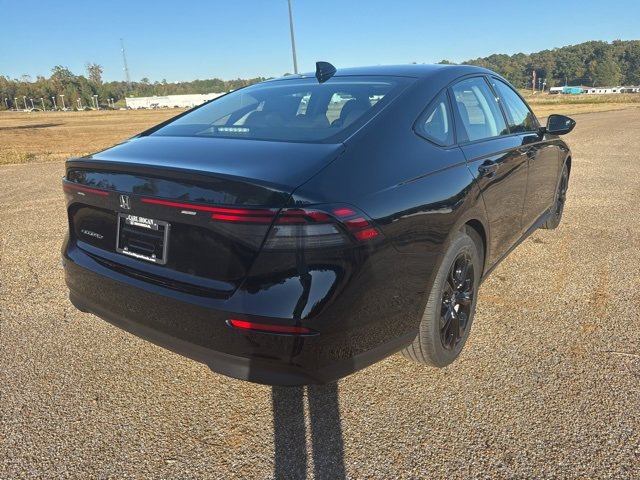 New 2025 Honda Accord SE image 3