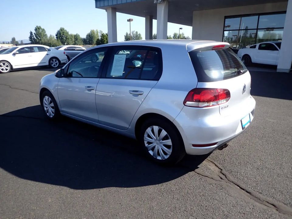 Used 2014 Volkswagen Golf 4-Door image 3