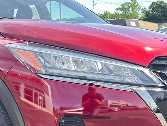 Used 2024 Nissan Kicks SR w/ Interior Electronics Package FWD image 10