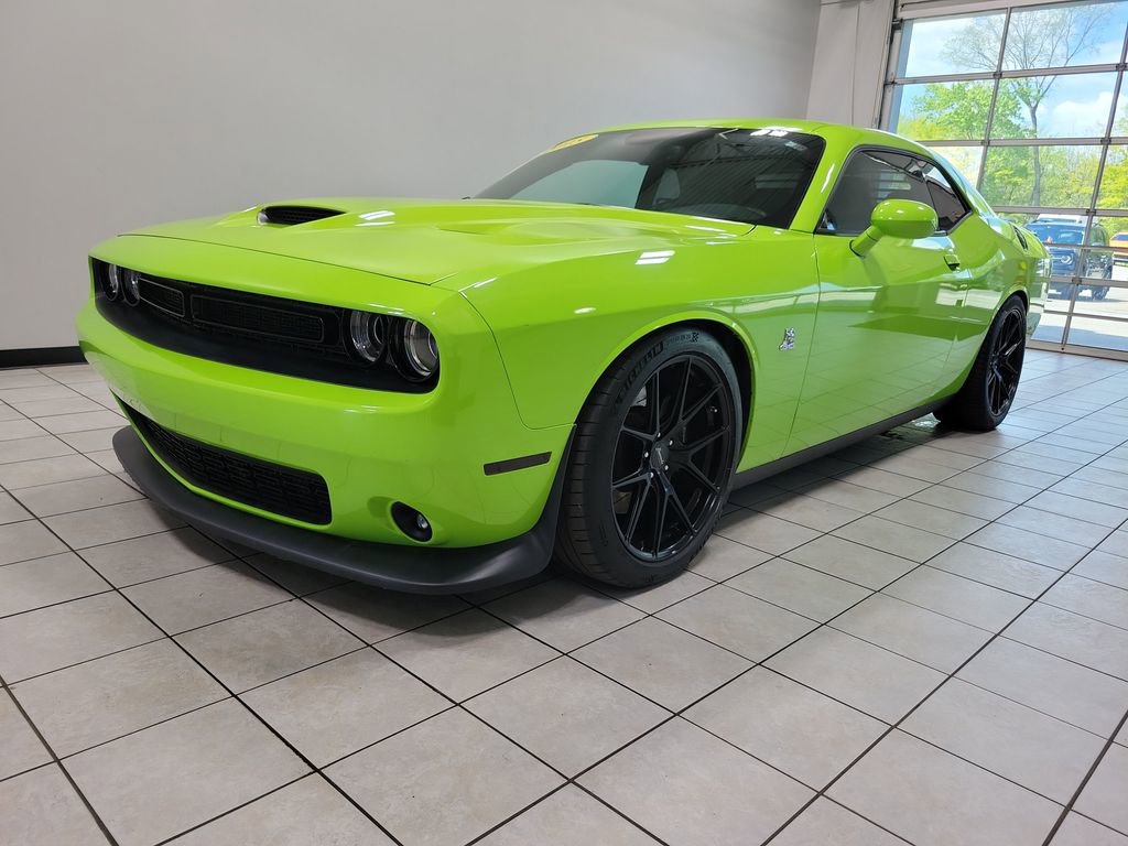 Used 2015 Dodge Challenger R/T Scat Pack w/ Leather Interior Group RWD image 7