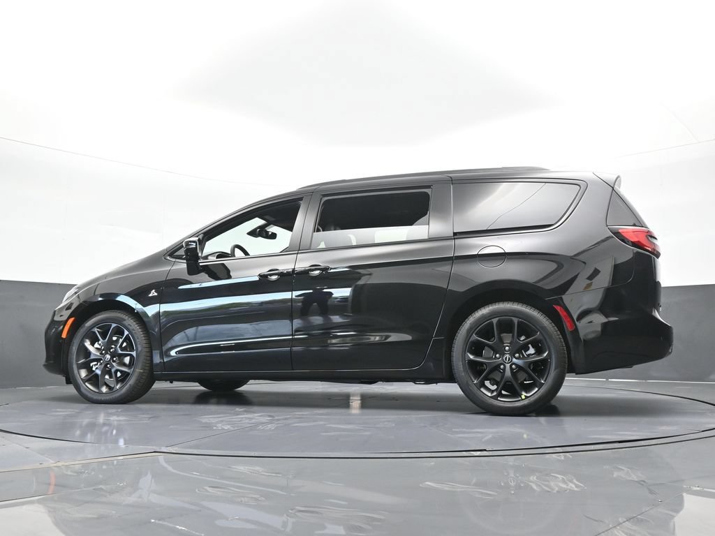 New 2026 Chrysler Pacifica Select w/ S Appearance Package FWD image 57