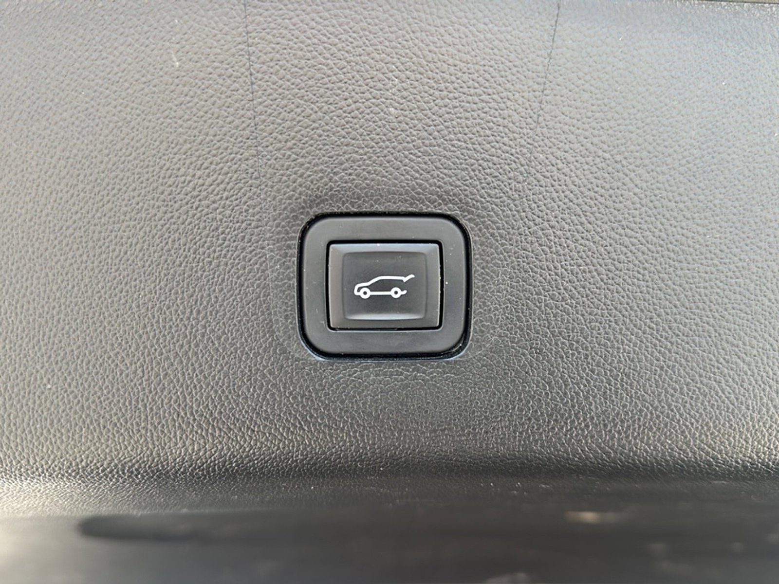 Used 2019 Chevrolet Traverse LT FWD image 27