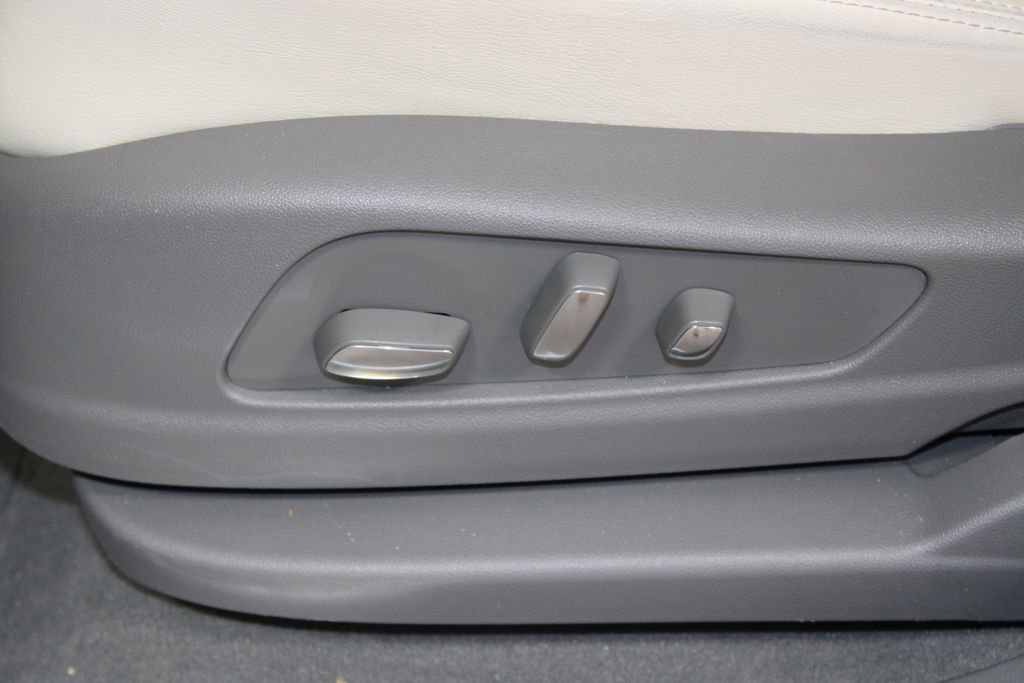 Used 2025 Cadillac XT5 Premium Luxury w/ Technology Package image 16