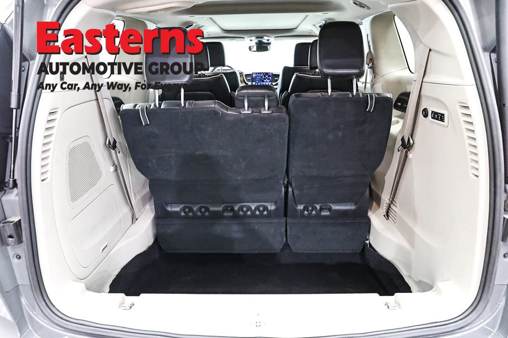 Used 2022 Chrysler Pacifica Limited FWD image 9