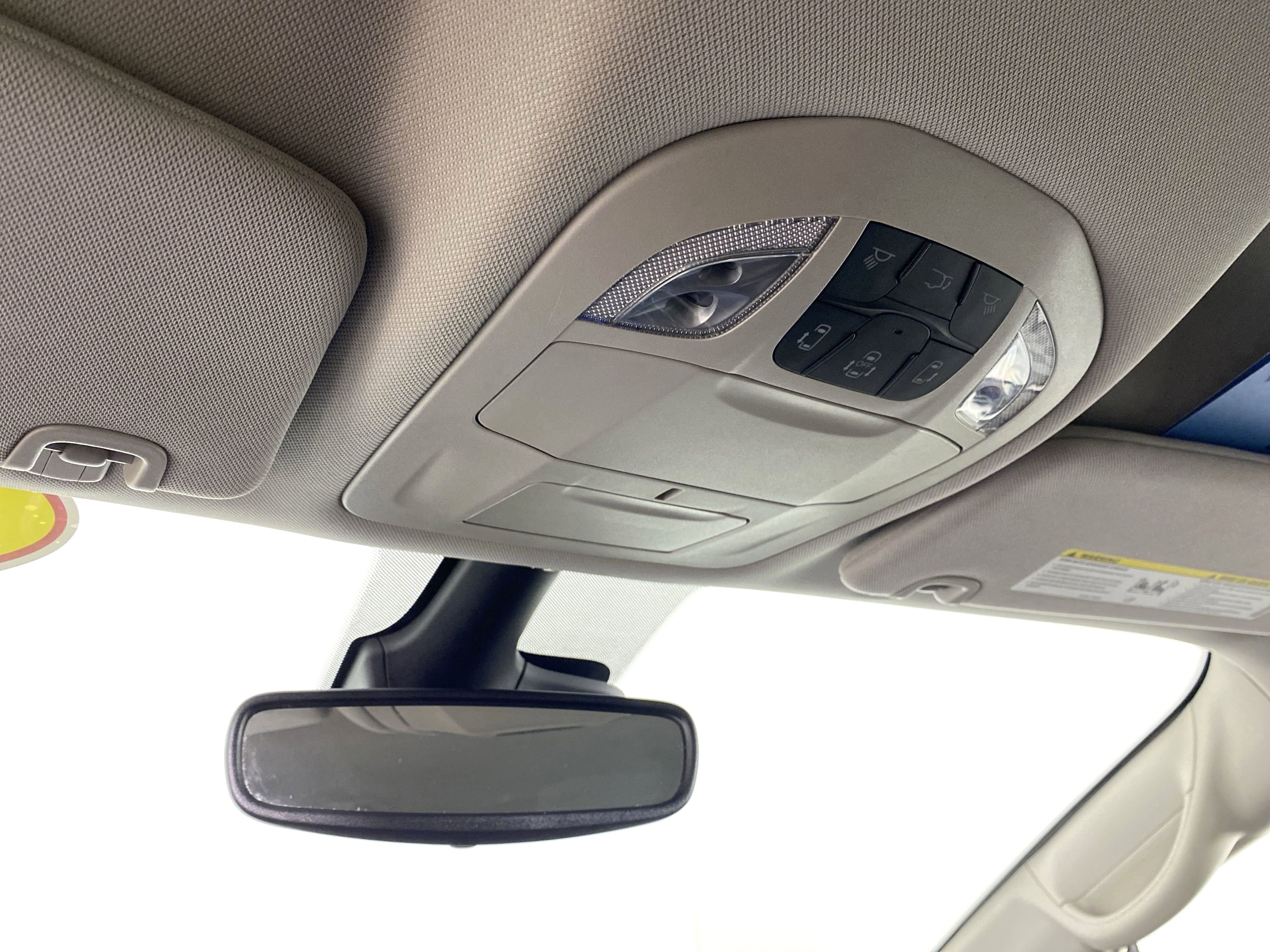 Used 2024 Chrysler Pacifica Touring-L image 25