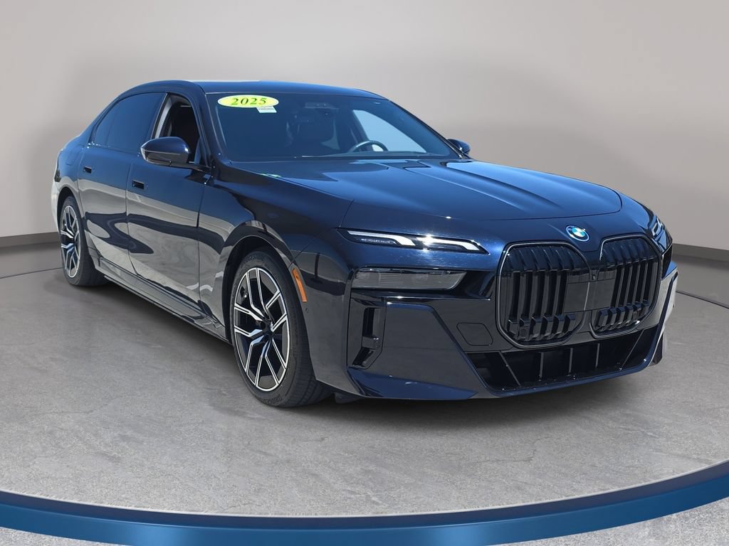 Used 2025 BMW i7 eDrive50 w/ M Sport Package RWD image 4