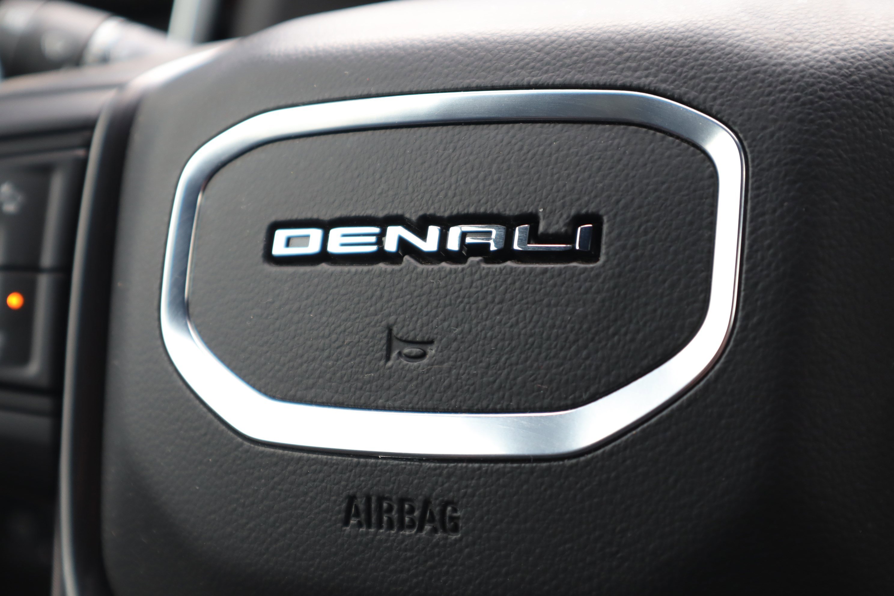 Used 2025 GMC Sierra 2500 Denali Ultimate image 27