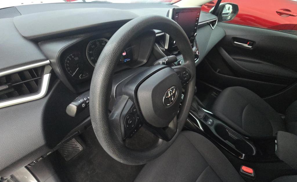 Used 2021 Toyota Corolla LE FWD image 13