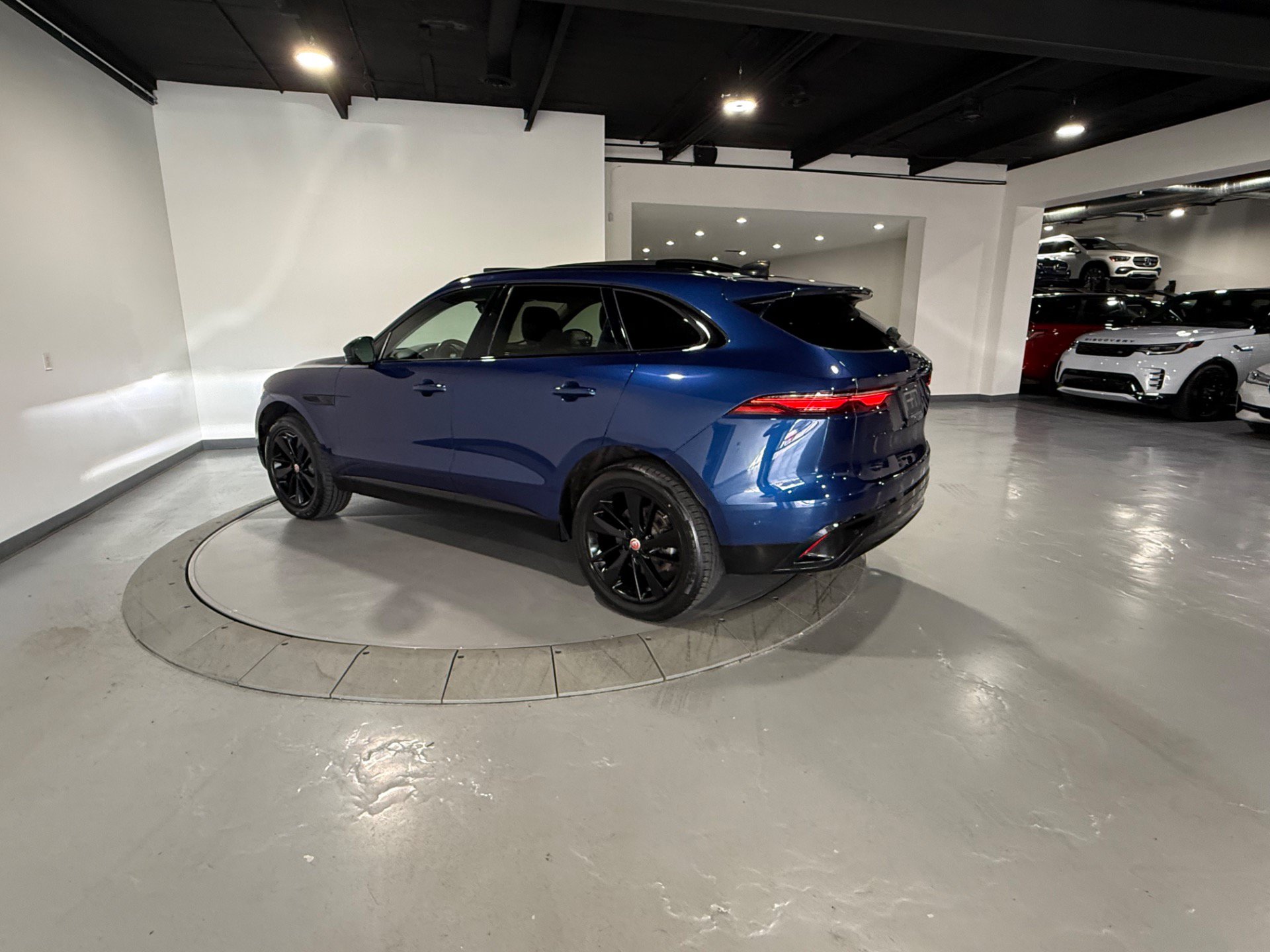 Used 2021 Jaguar F-PACE S AWD/4WD image 14