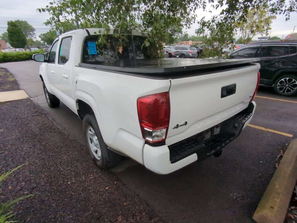 Used 2022 Toyota Tacoma SR AWD/4WD image 4
