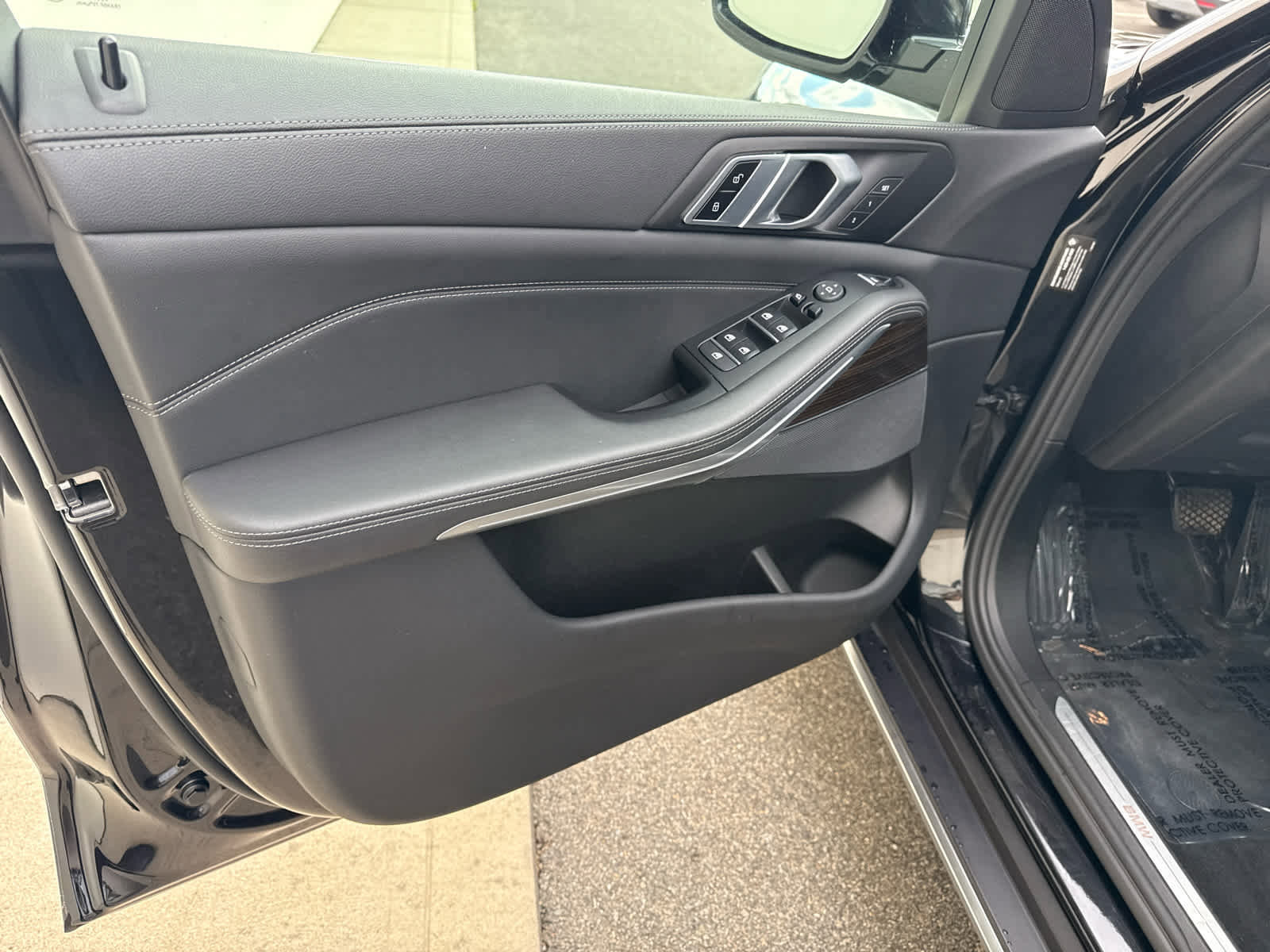 Certified 2023 BMW X5 xDrive40i w/ Climate Comfort Package image 12