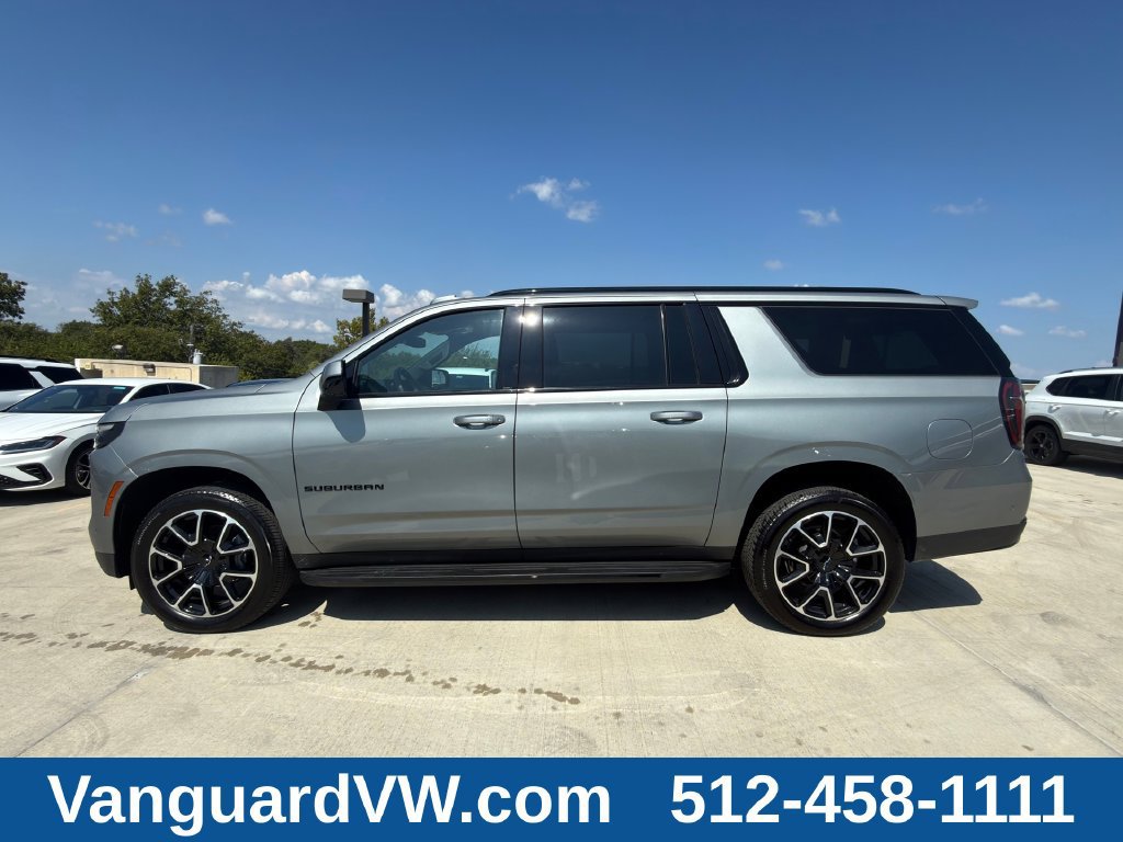 Used 2026 Chevrolet Suburban RST AWD/4WD image 7