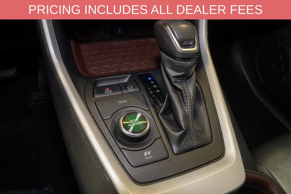 Used 2021 Toyota RAV4 Limited AWD/4WD image 18