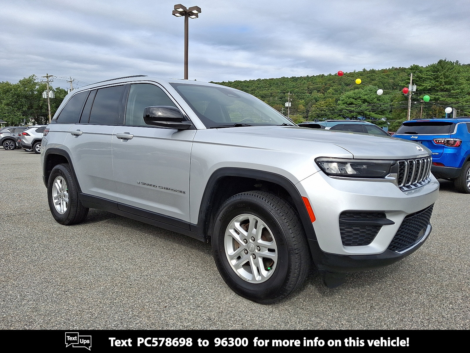 Used 2023 Jeep Grand Cherokee Laredo