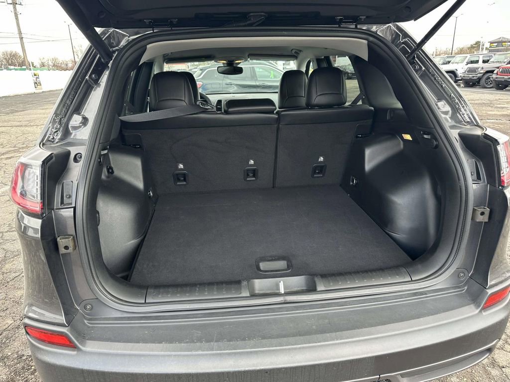 Used 2022 Jeep Cherokee Trailhawk w/ Comfort/Convenience Group image 11