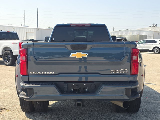 Used 2024 Chevrolet Silverado 3500 High Country w/ High Country Premium Package AWD/4WD image 4