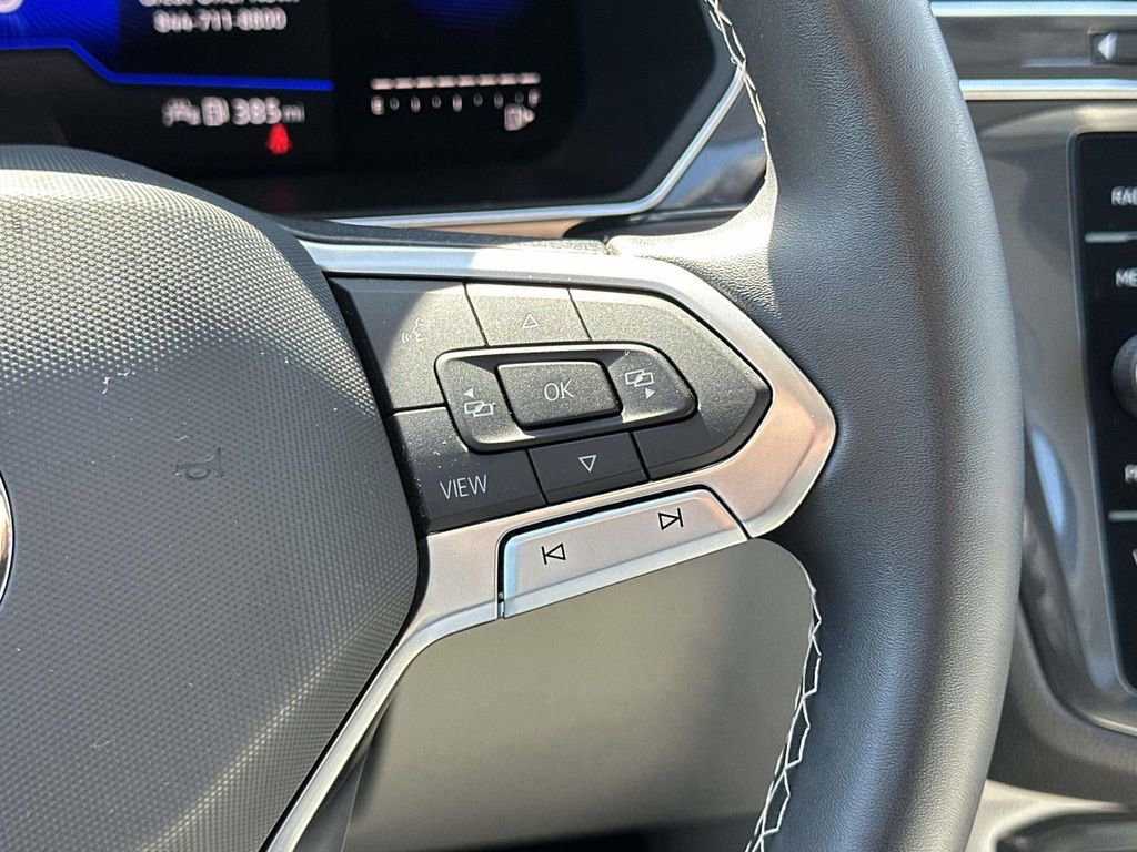 Certified 2023 Volkswagen Tiguan SE w/ Panoramic Sunroof Package image 27