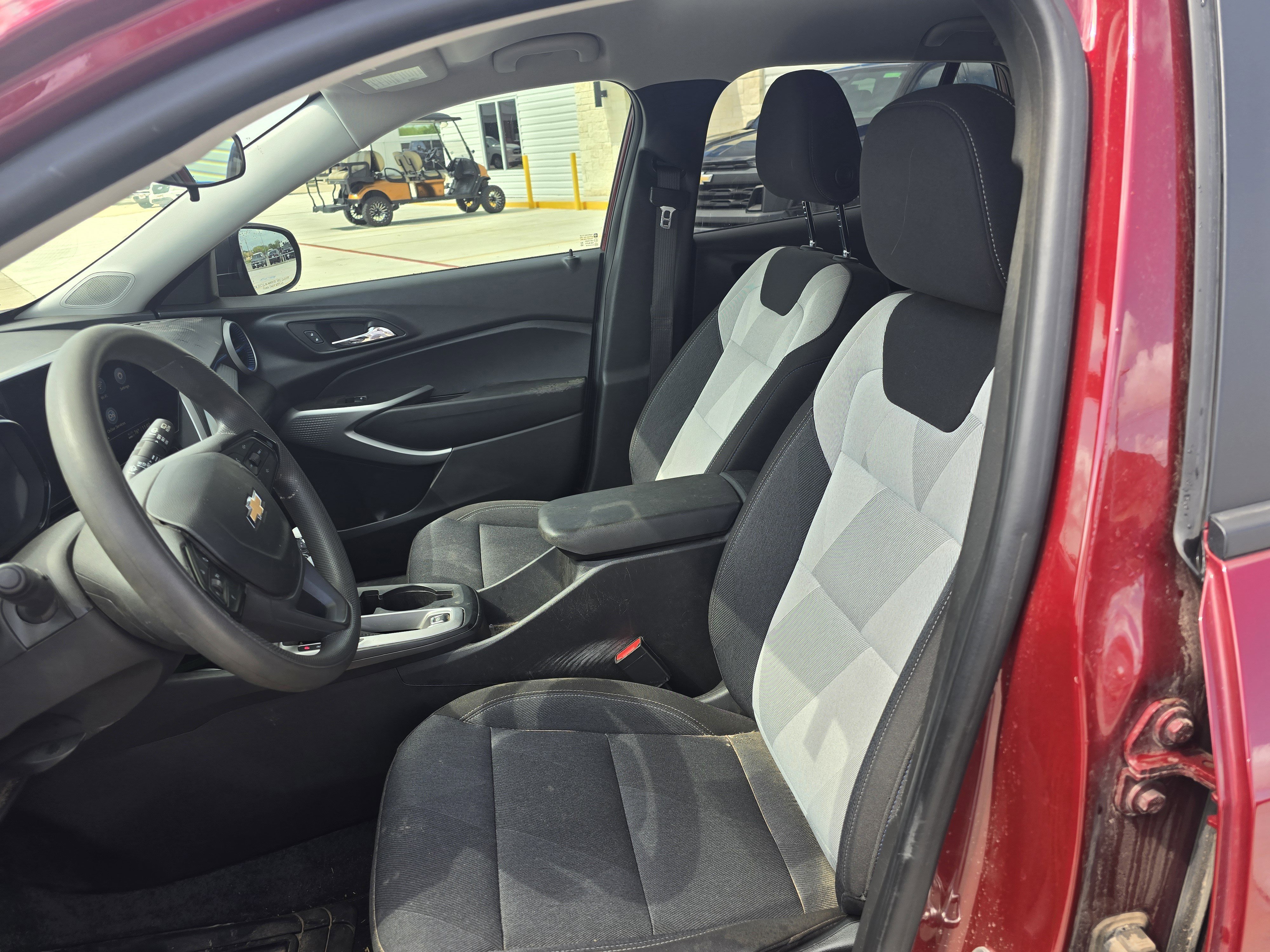 Used 2025 Chevrolet Trax LS w/ Driver Confidence Package FWD image 10